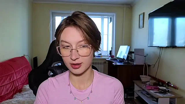 Snapshot of MalvinaBlum chatting on December 1, 2025, 4:06 am MalvinaBlum online show from December 1, 2025, 4:06 am