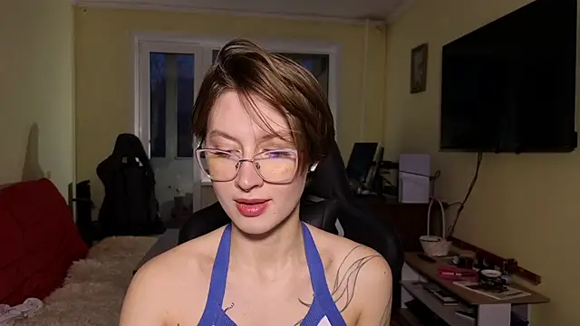 Snapshot of MalvinaBlum chatting on December 5, 2025, 1:58 am MalvinaBlum online show from December 5, 2025, 1:58 am