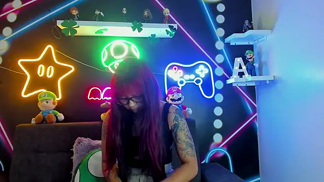 alaia-rogers online show from March 18, 2025, 11:41 am