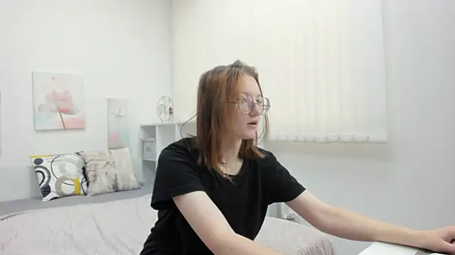 Snapshot of Fiery_mary chatting on May 27, 2026, 5:04 am Fiery mary online show from May 27, 2026, 5:04 am