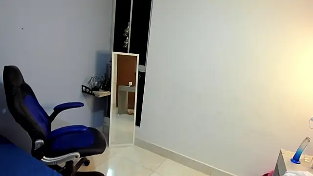 Yelena03 online show from January 31, 2025, 11:35 pm