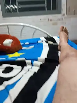 Snapshot of luh405 chatting on July 22, 2026, 1:19 am luh405 online show from July 22, 2026, 1:19 am
