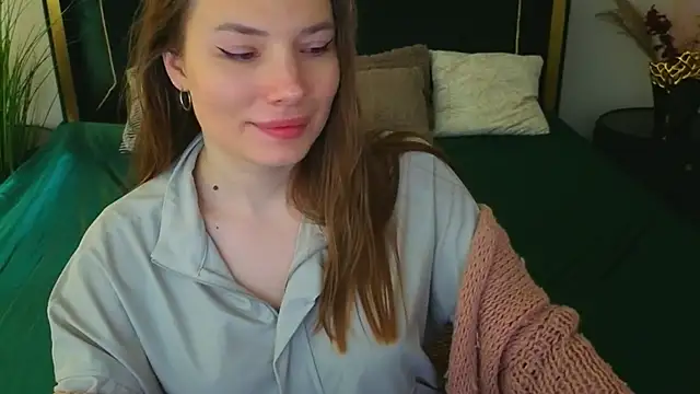 IceDanielles online show from April 10, 2026, 1:05 pm