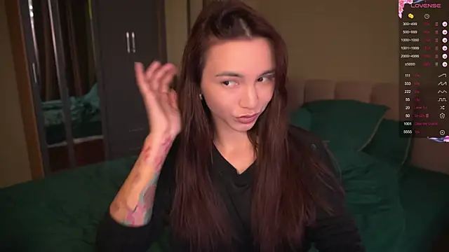 Teo Rose online show from November 3, 2025, 10:38 am