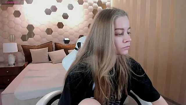 Snapshot of Polumna_cute chatting on March 13, 2025, 8:48 am Polumna cute online show from March 13, 2025, 8:48 am
