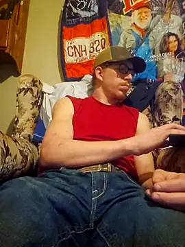 Snapshot of REDHAMMER_ chatting on March 11, 2025, 12:33 am REDHAMMER  online show from March 11, 2025, 12:33 am