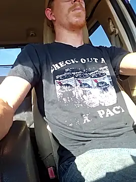 Snapshot of REDHAMMER_ chatting on October 16, 2025, 8:10 pm REDHAMMER  online show from October 16, 2025, 8:10 pm