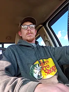 Snapshot of REDHAMMER_ chatting on October 30, 2025, 8:20 pm REDHAMMER  online show from October 30, 2025, 8:20 pm