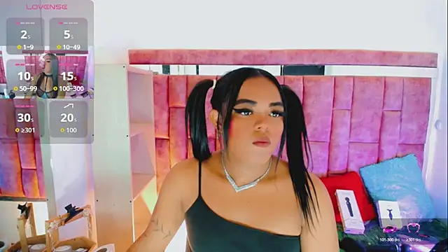 Snapshot of KayleighDreams_ chatting on May 7, 2026, 8:20 am KayleighDreams online show from May 7, 2026, 8:20 am