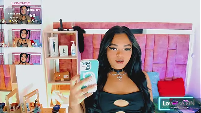 Snapshot of KayleighDreams_ chatting on May 15, 2026, 2:57 pm KayleighDreams online show from May 15, 2026, 2:57 pm