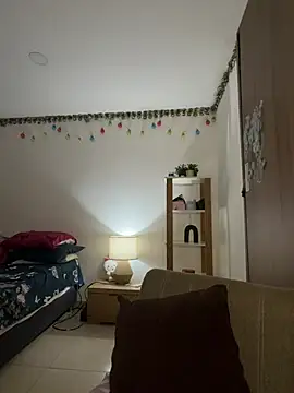 Snapshot of Charlotee_ chatting on May 19, 2026, 9:04 am Charlotee online show from May 19, 2026, 9:04 am