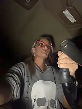 vixendoll87 online show from November 16, 2025, 12:16 am