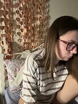 BeatriceTender online show from February 16, 2026, 8:16 pm