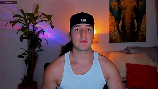 liam oficial02 online show from March 18, 2025, 2:25 am