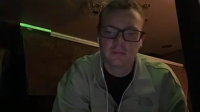 Snapshot of adamseed69 chatting on October 25, 2025, 8:55 am adamseed69 online show from October 25, 2025, 8:55 am