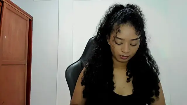 avellanatammy online show from October 25, 2025, 12:40 am