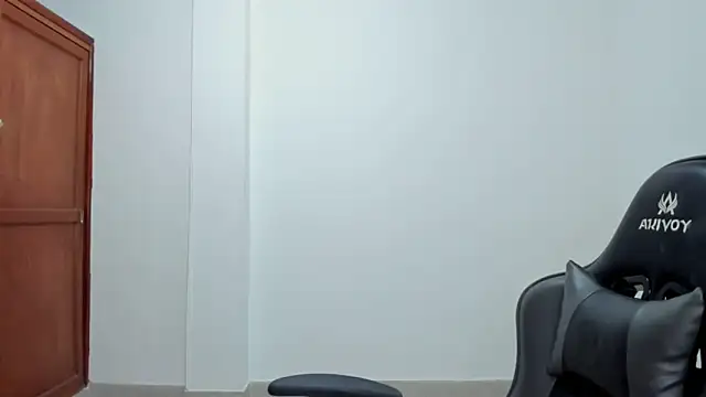 avellanatammy online show from November 12, 2025, 9:58 pm