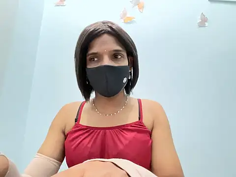 TransLisa7 online show from March 18, 2026, 9:29 pm