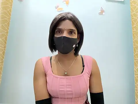 TransLisa7 online show from April 11, 2026, 8:57 pm