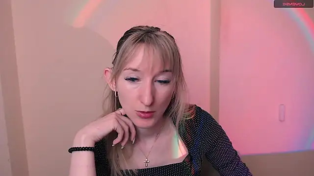 Snapshot of AmandaSell chatting on May 5, 2026, 6:21 am AmandaSell online show from May 5, 2026, 6:21 am