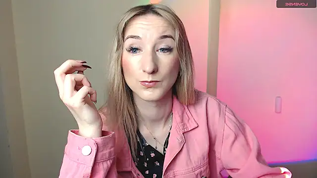 Snapshot of AmandaSell chatting on May 23, 2026, 7:13 am AmandaSell online show from May 23, 2026, 7:13 am