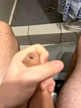 Snapshot of magrossebite25cm chatting on November 18, 2025, 4:39 am magrossebite25cm online show from November 18, 2025, 4:39 am