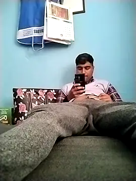 SweetFatBoy online show from April 15, 2026, 7:37 am