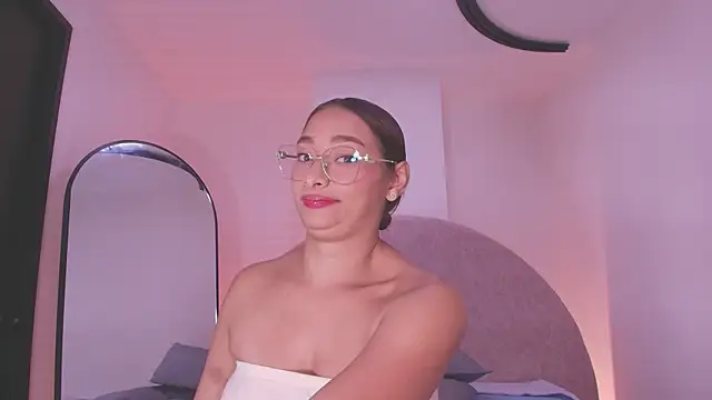 vale ross  online show from April 17, 2026, 3:09 am