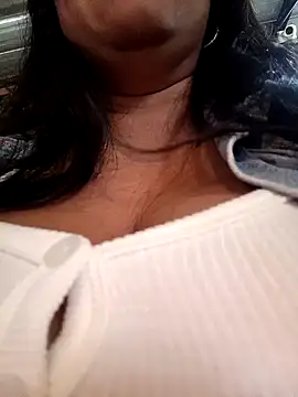 Snapshot of Julieta-tits chatting on December 19, 2024, 10:32 pm Julieta-tits online show from December 19, 2024, 10:32 pm