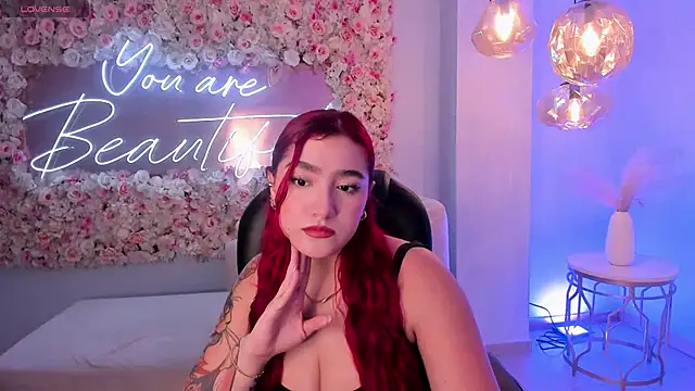 ViolettCastel online show from September 24, 2025, 6:55 pm