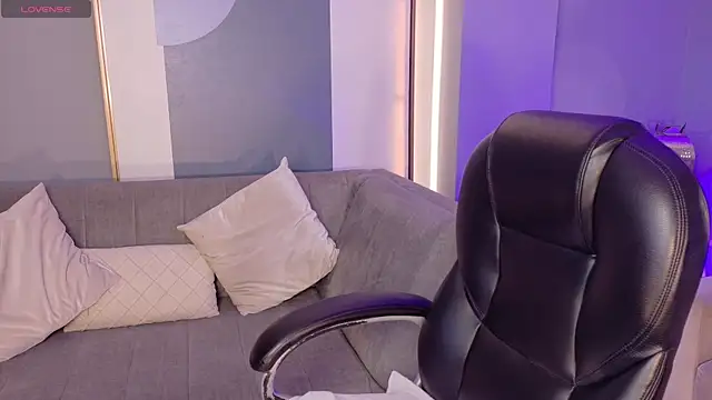 ViolettCastel online show from February 22, 2026, 4:38 pm