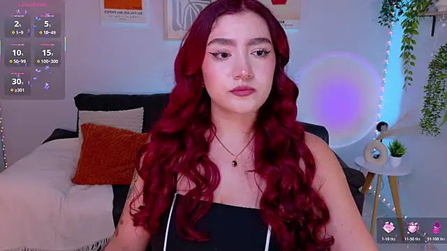 Snapshot of ViolettCastel chatting on June 20, 2026, 12:25 am ViolettCastel online show from June 20, 2026, 12:25 am