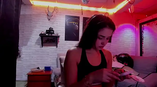 Kimmymadison- online show from January 17, 2025, 2:39 am