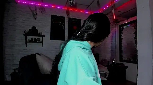 Kimmymadison- online show from February 11, 2025, 9:25 pm