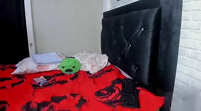 Kimmymadison- online show from March 14, 2025, 8:17 pm