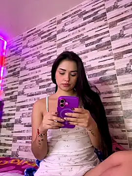 Kimmymadison- online show from December 18, 2025, 9:10 pm