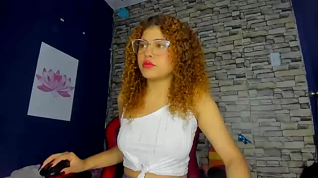 Snapshot of sofiacastillo01 chatting on February 11, 2025, 1:09 pm sofiacastillo01 online show from February 11, 2025, 1:09 pm