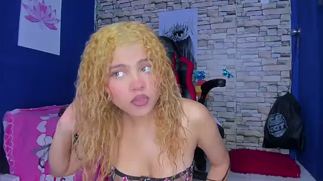 Snapshot of sofiacastillo01 chatting on February 13, 2025, 5:22 pm sofiacastillo01 online show from February 13, 2025, 5:22 pm