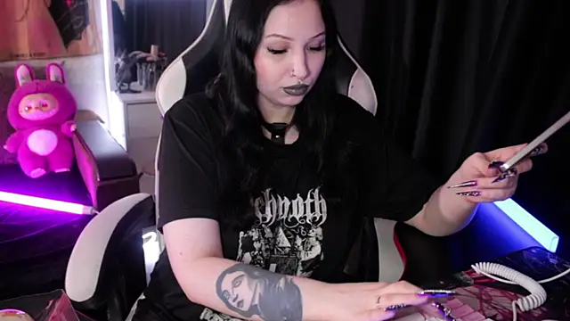 Kitty goth online show from August 3, 2026, 8:56 pm