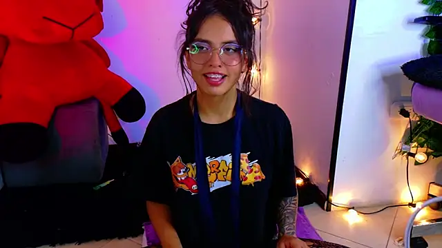 Snapshot of Dann_dan chatting on December 19, 2024, 8:56 am Dann dan online show from December 19, 2024, 8:56 am