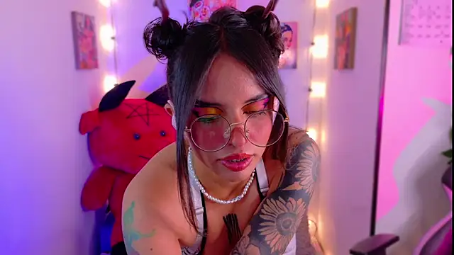 Snapshot of Dann_dan chatting on February 22, 2025, 4:07 am Dann dan online show from February 22, 2025, 4:07 am