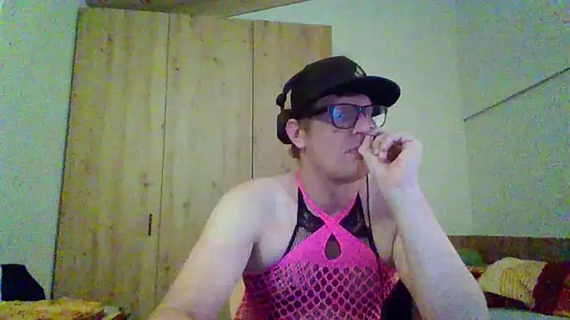 Bigthroaterboy online show from September 14, 2025, 9:58 pm