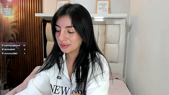 Snapshot of ANTONELLA__ROUSE_ chatting on December 20, 2024, 2:41 am ANTONELLA ROUSE online show from December 20, 2024, 2:41 am
