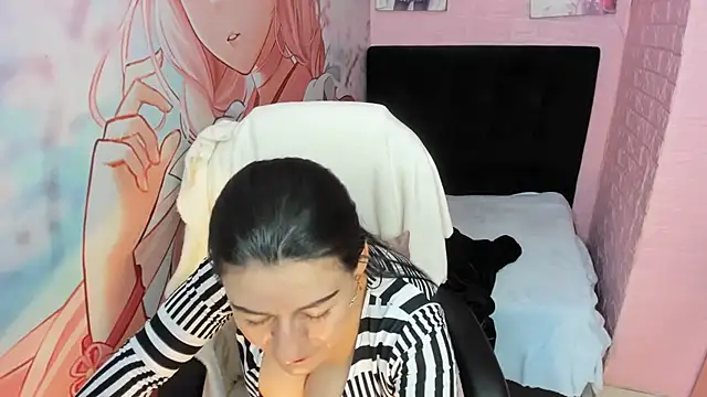 AllysonMilf69 online show from October 4, 2025, 2:48 pm