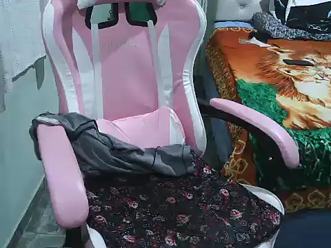 Snapshot of TuVergon2026 chatting on March 4, 2026, 2:50 am TuVergon2026 online show from March 4, 2026, 2:50 am