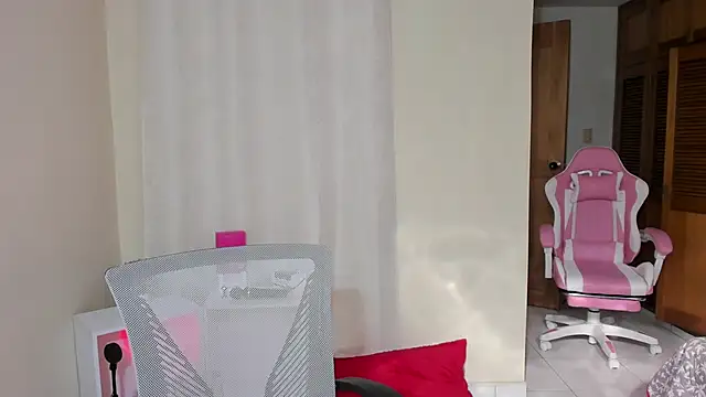 shanakendal2 online show from February 27, 2025, 8:53 pm