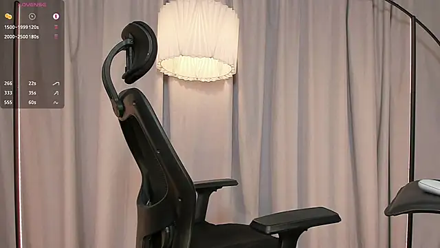 ariana fitl  online show from October 12, 2025, 4:55 am