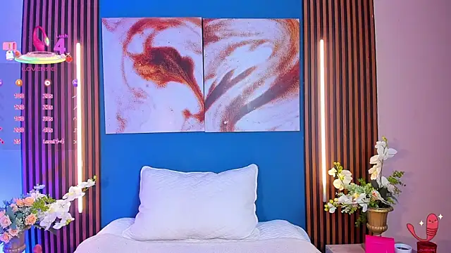 sofiaa grey  online show from September 11, 2025, 12:49 pm