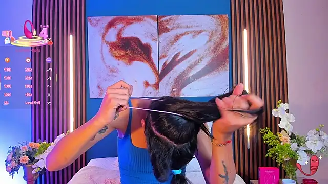 sofiaa grey  online show from September 15, 2025, 3:01 pm