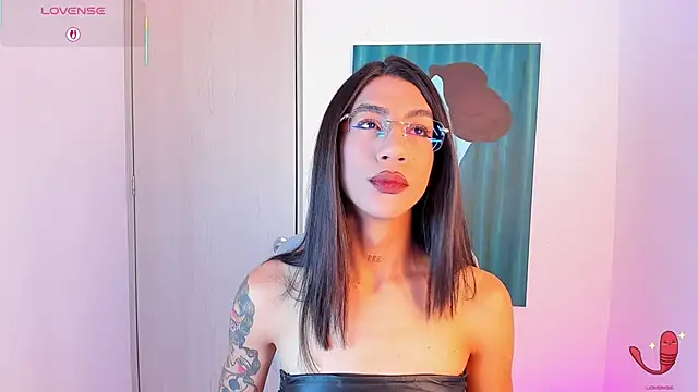 sofiaa grey  online show from January 15, 2026, 3:05 pm